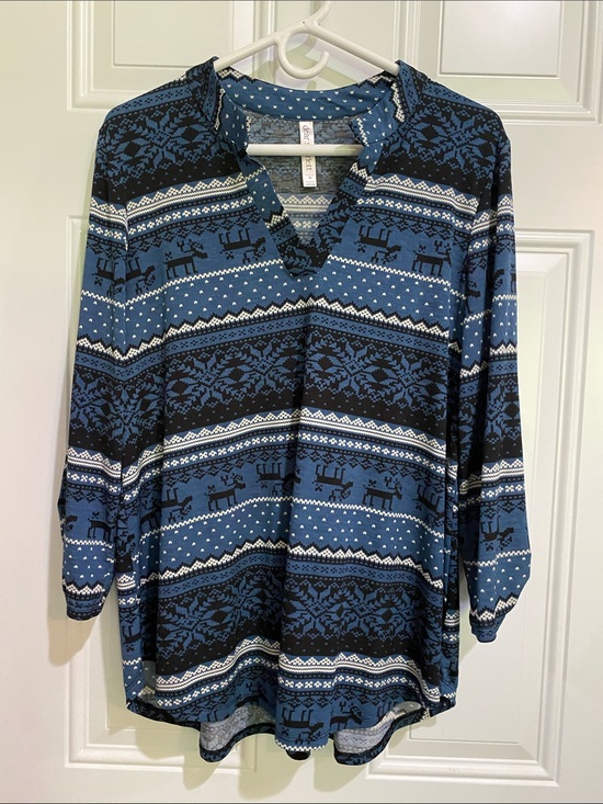 Dear Scarlett Tops - Dear Scarlett Blue Patterned V-Neck Tunic Top